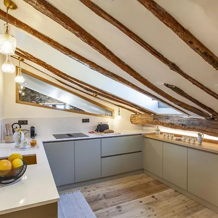 De Standing Avec Rooftop De 35m2