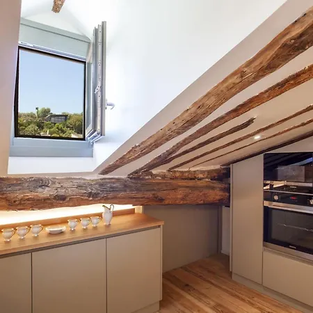 De Standing Avec Rooftop De 35m2 Μπαστιά